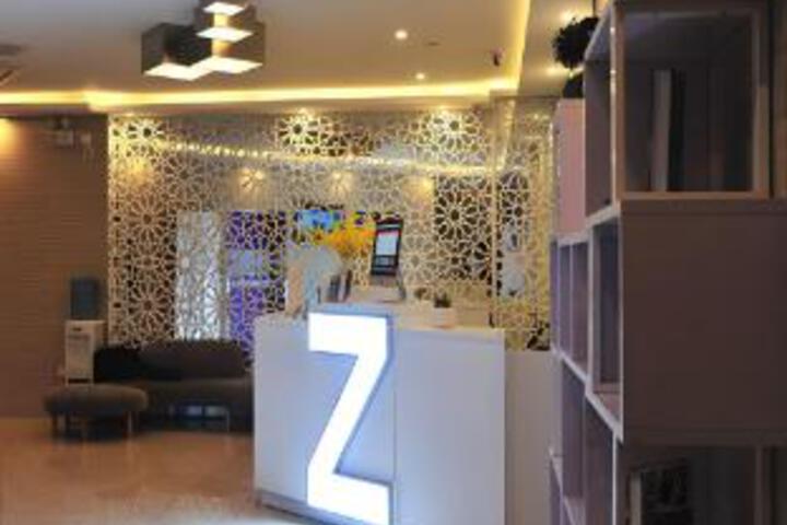 Zhotels Shanghai East China Normal University Caoyang Road Metro Station Branch