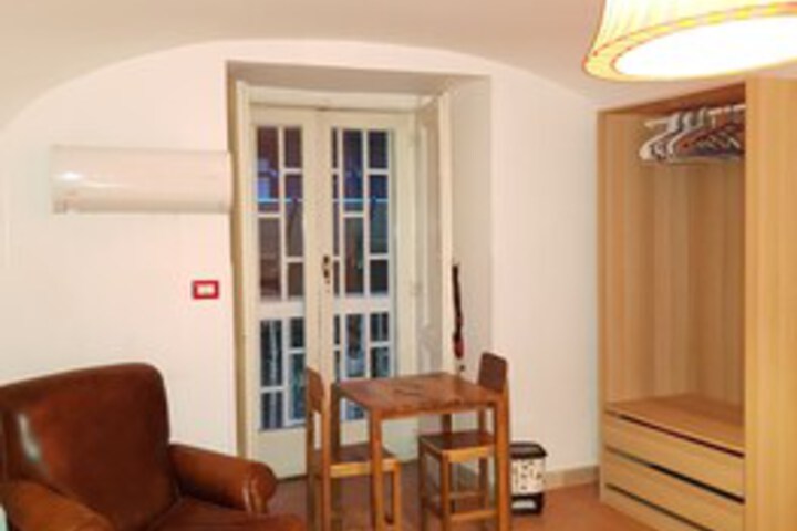 Room 72 of 76