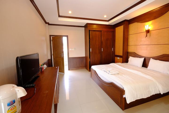 Room 16 of 47
