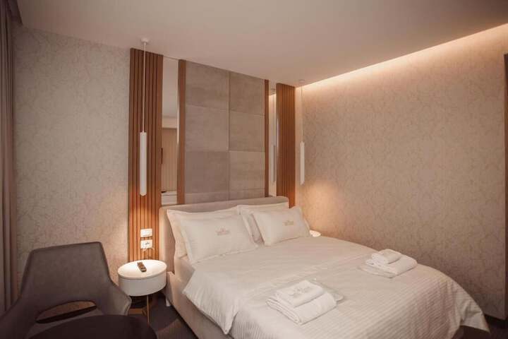 Room 5 of 54