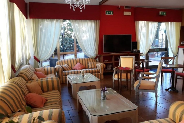 Hotel Interior 4 of 28