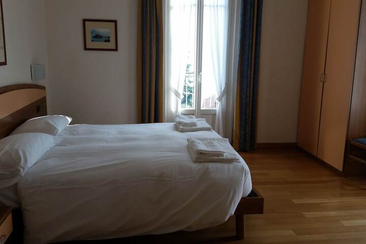 Room 8 of 36