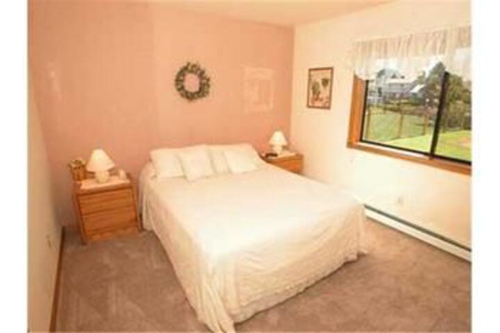 Room 4 of 8