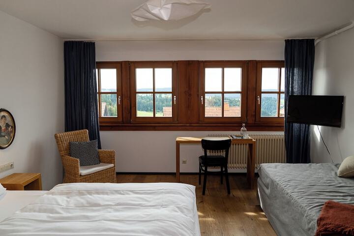 Room 147 of 395