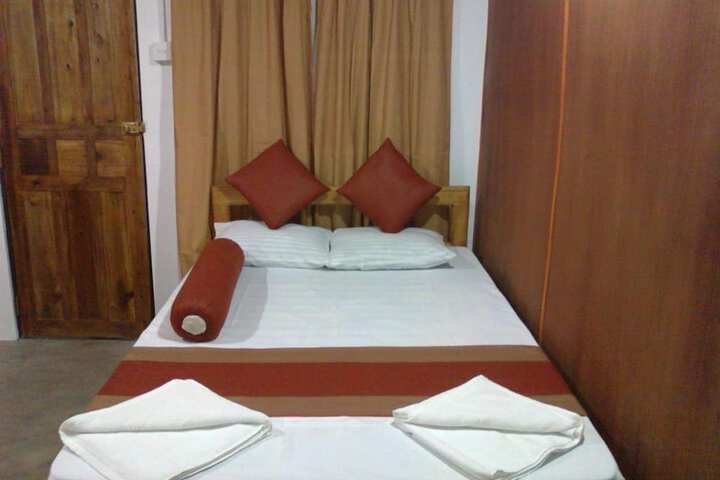 Room 3 of 40
