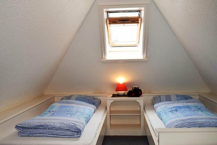 Room 3 of 30