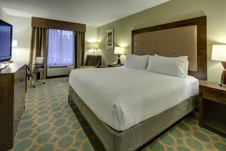 Standard Room, King or Two Doubles (3 of 3)
