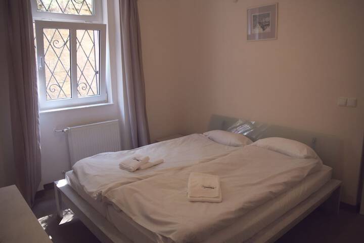 Room 7 of 39