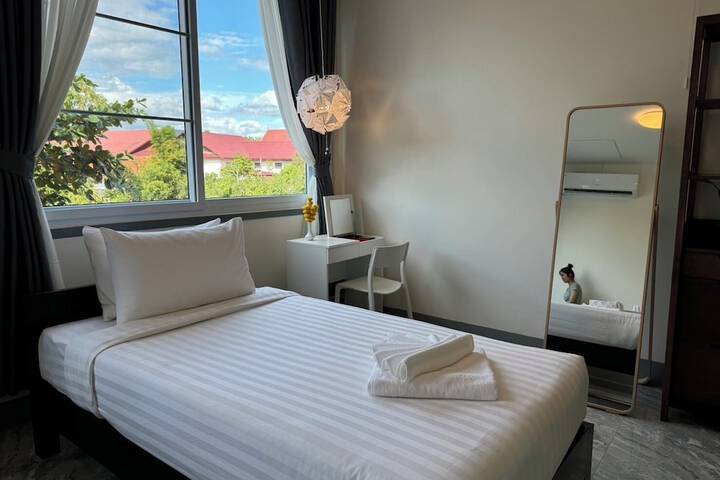 Room 55 of 272