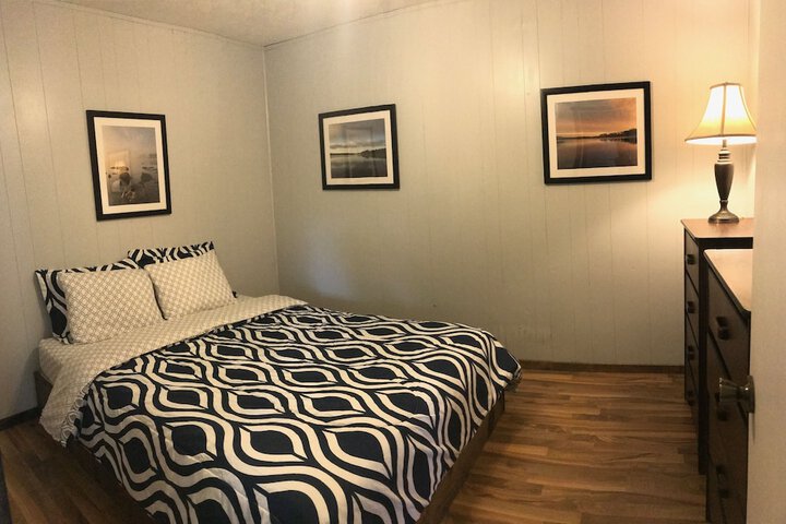 Room 6 of 112