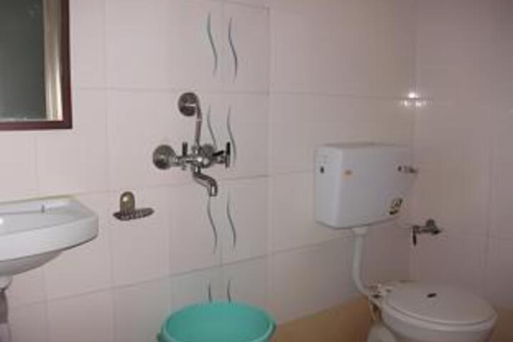 Room 14 of 18