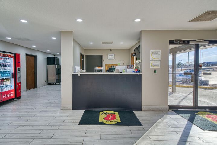 Entrance & Lobby