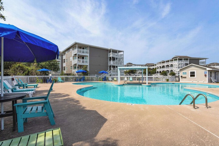 Pools & Facilities