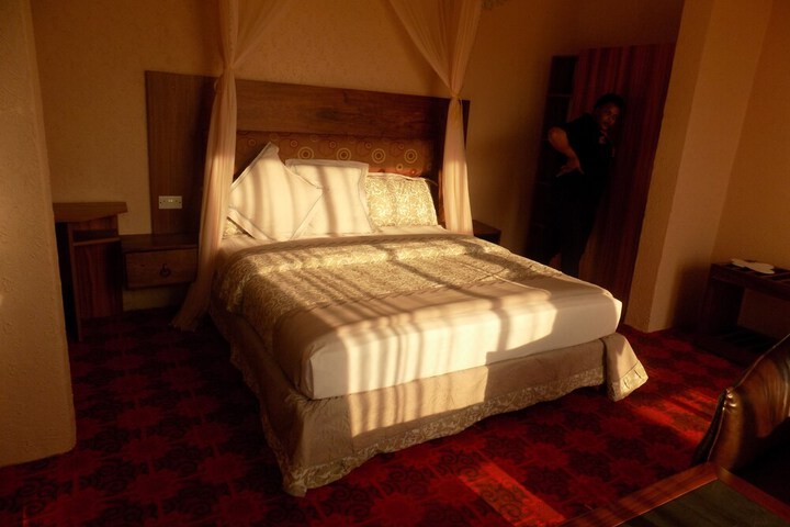 Room 13 of 70