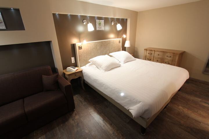 Room 6 of 56