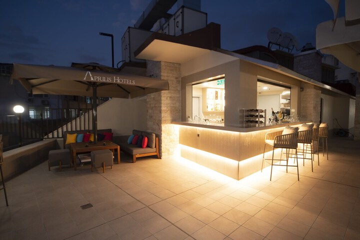 Terrace/Patio 71 of 76