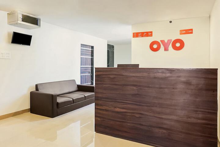OYO 19363 UNITED STAR HOTEL