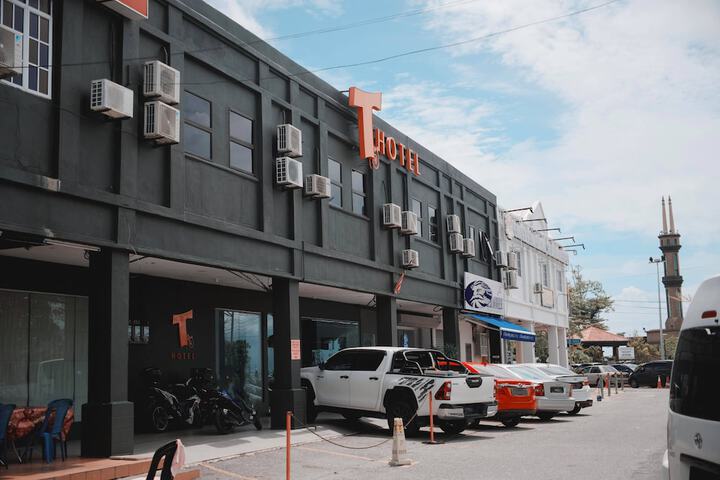 Hotel Entry