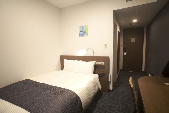 Room 6 of 62
