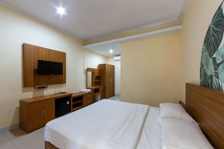 Room 5 of 14