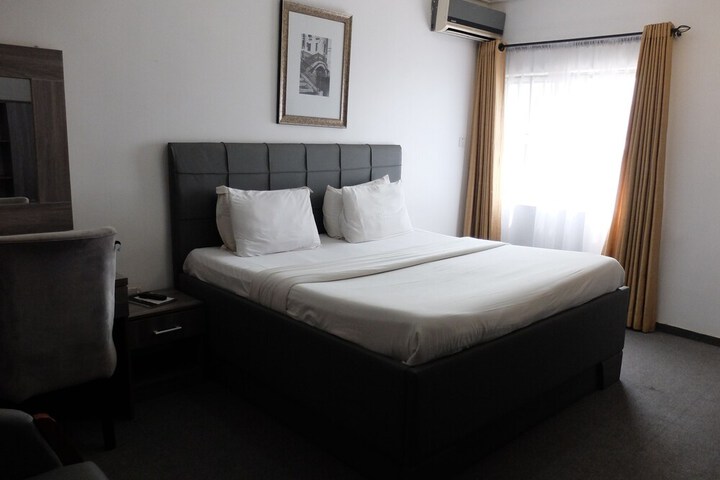 Room 14 of 23