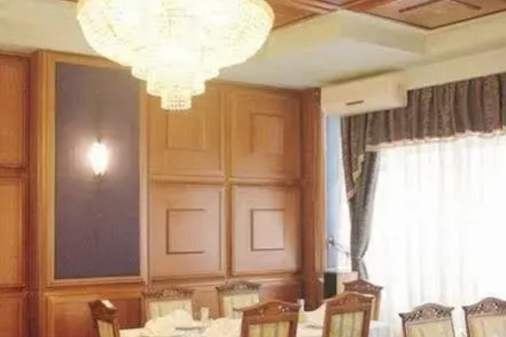 Dining 7 of 7