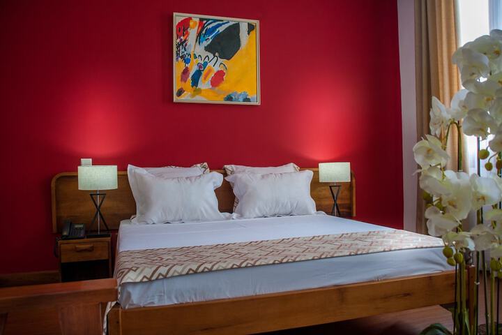 Room 6 of 19