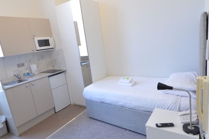 Room 188 of 371