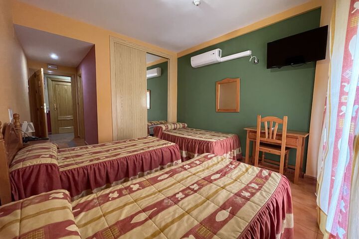 Room 9 of 46