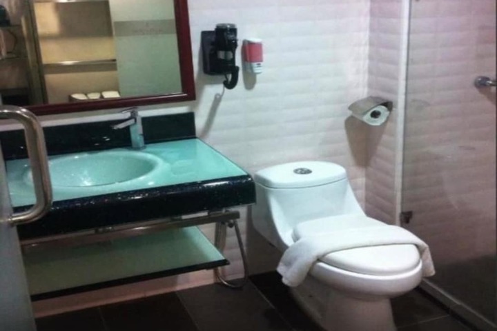 Room 12 of 20