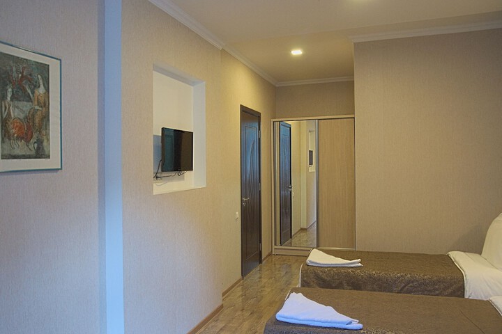 Room 9 of 134