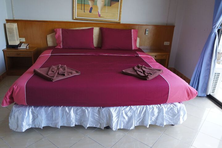 Room 5 of 46