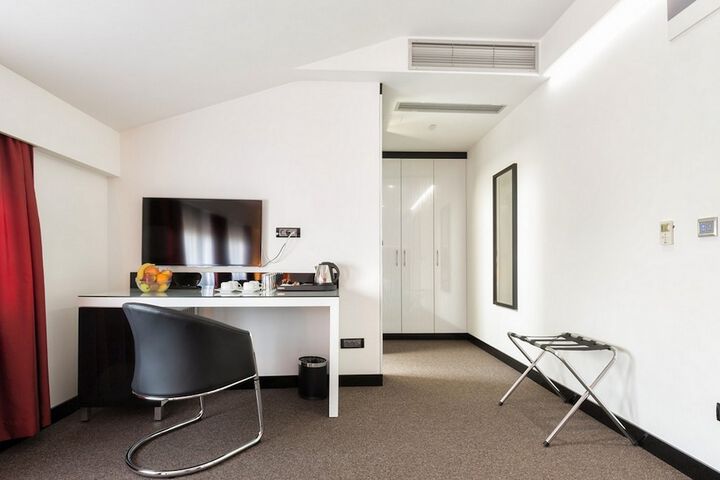 Room 165 of 267