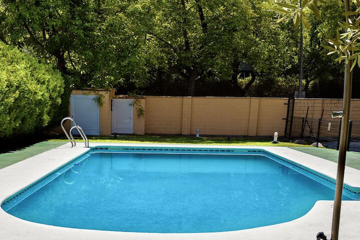 Hotel Pool
