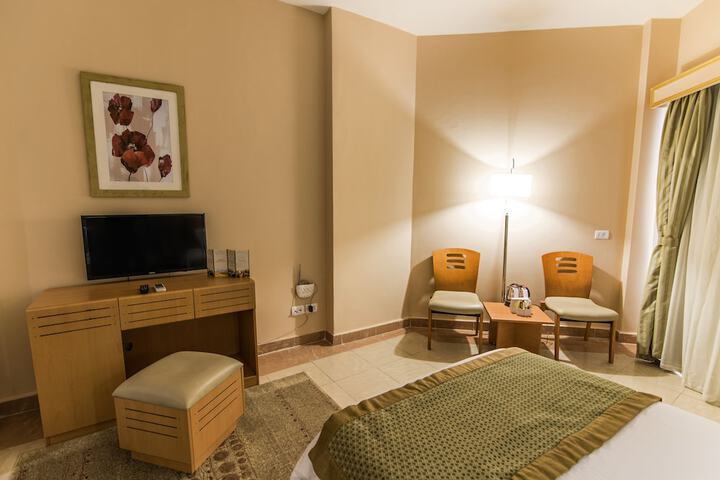 Room 9 of 50