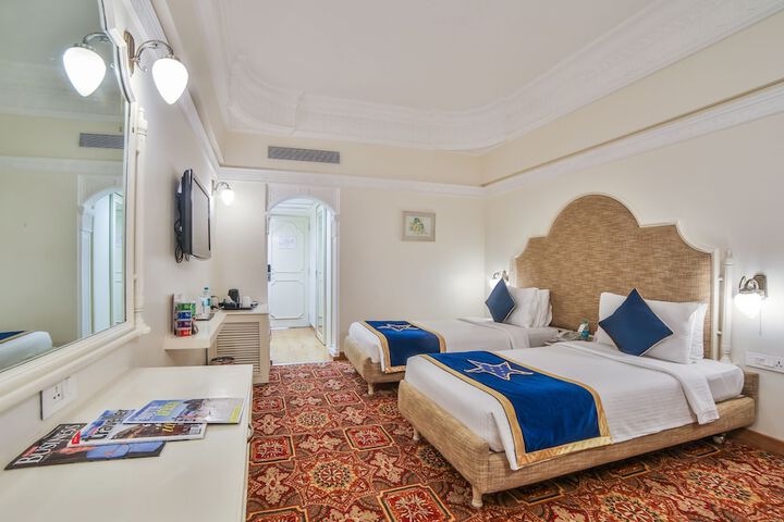 Room 22 of 120