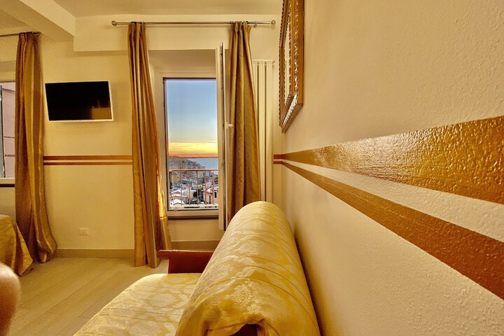 Room 70 of 190