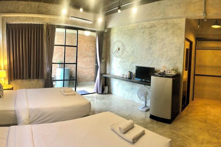 Room 10 of 36