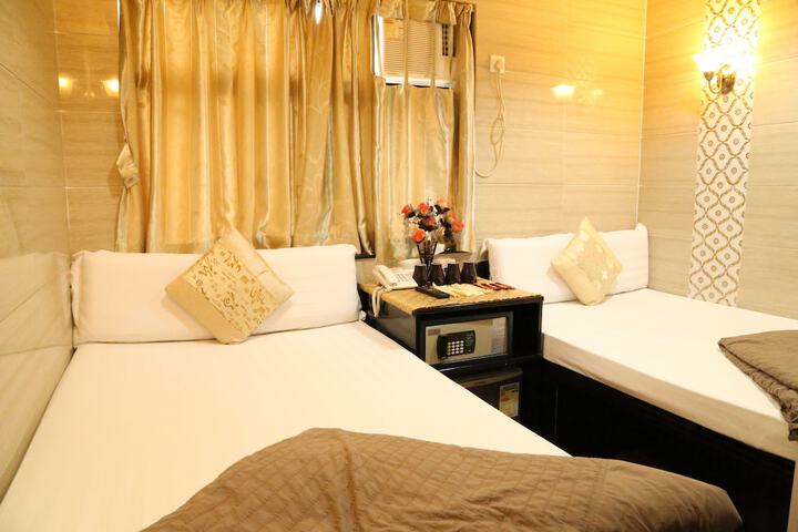 Room 32 of 42