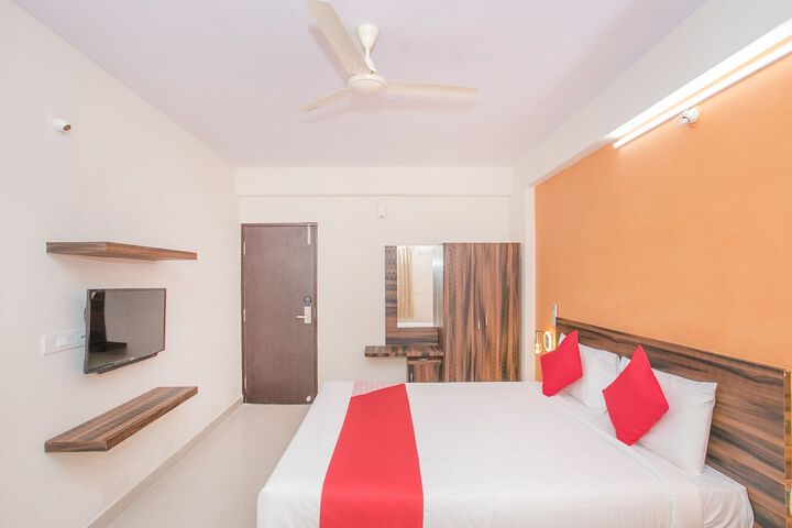 Room 2 of 5