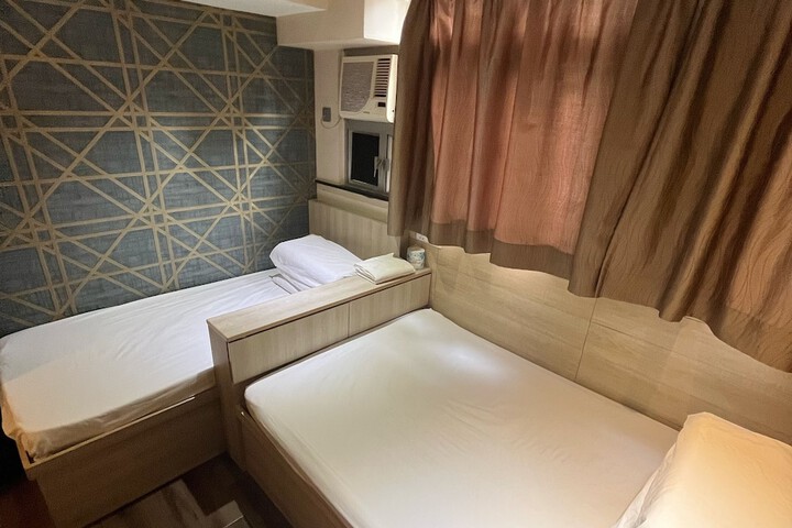Room 35 of 50
