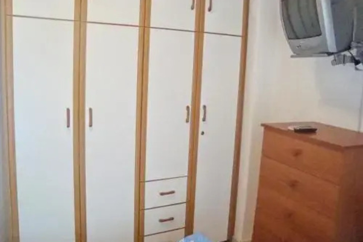 Room 4 of 11