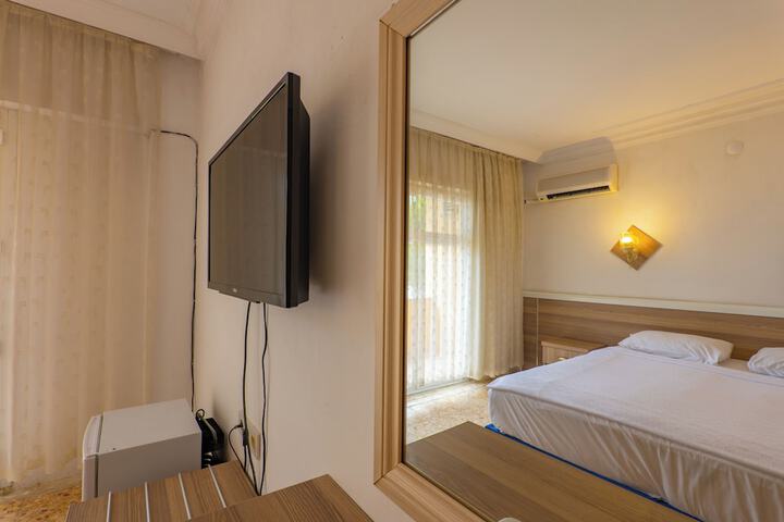 Room 43 of 209