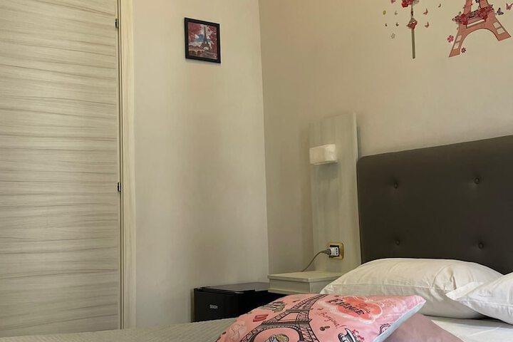 Room 2 of 7