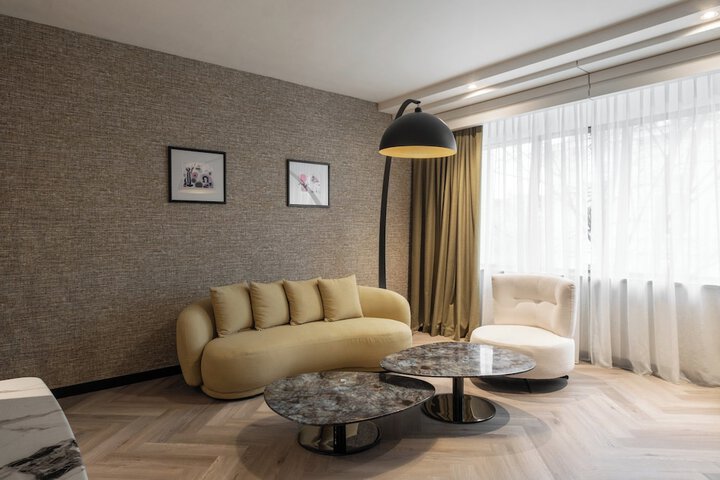 Room 26 of 122