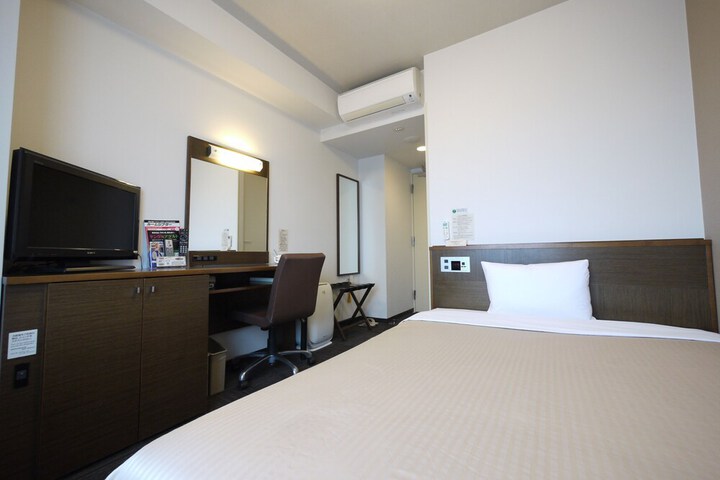 Room 6 of 38
