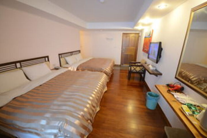 Room 35 of 65