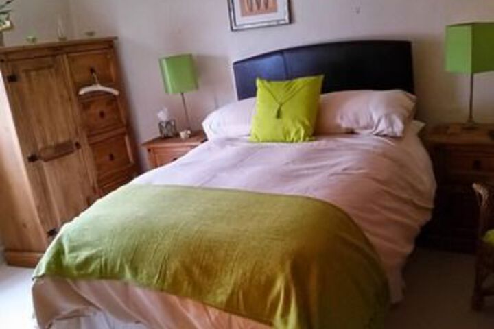 Room 6 of 11
