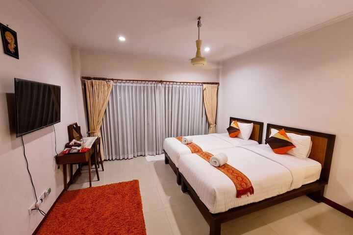 Room 9 of 25