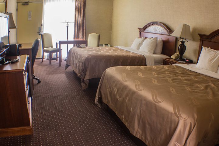 1 Queen Bed Accessible (1 of 11)
